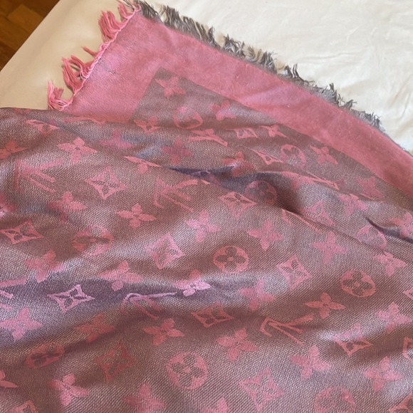 LV scarf - Picture 5 of 6